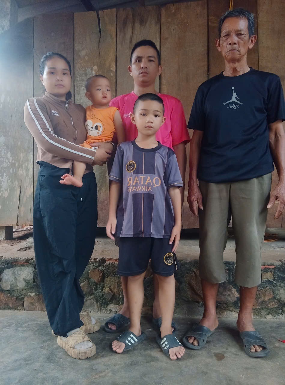 Trong bóng tối vẫn sáng lên niềm tin 